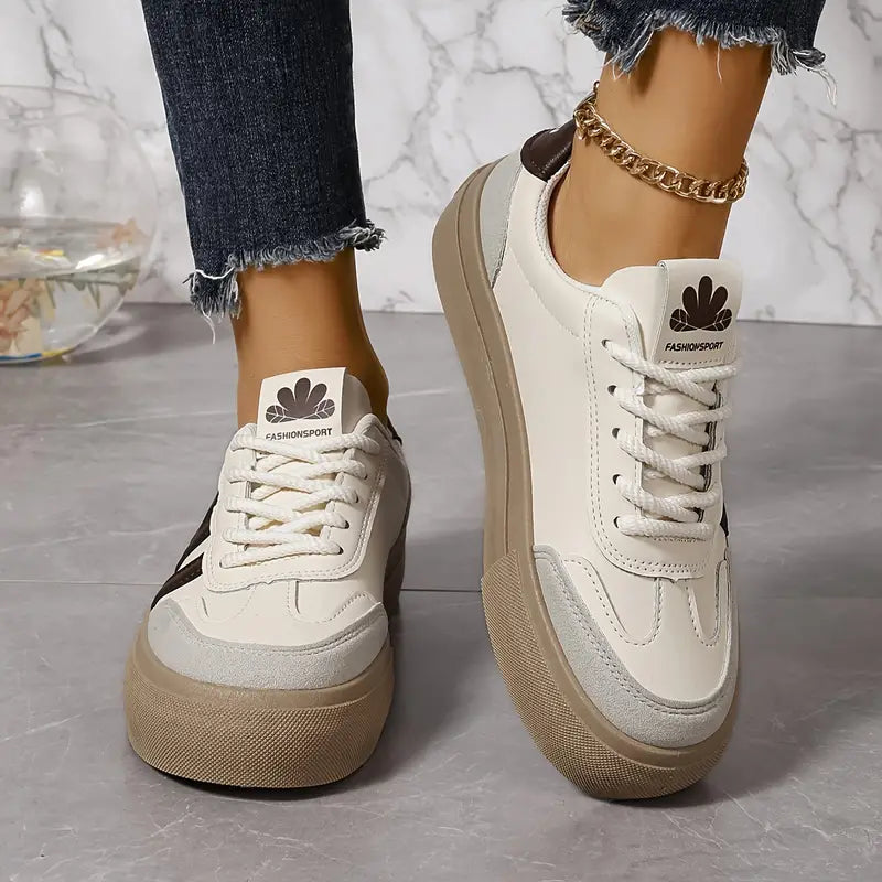 Veelzijdige dames plateau sneakers Talia voor dagelijks comfort, combineert stijl met sportiviteit.