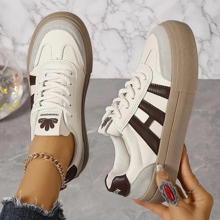 Dames plateau sneakers Talia, perfect voor een trendy en comfortabele outfit, casual en modieus.