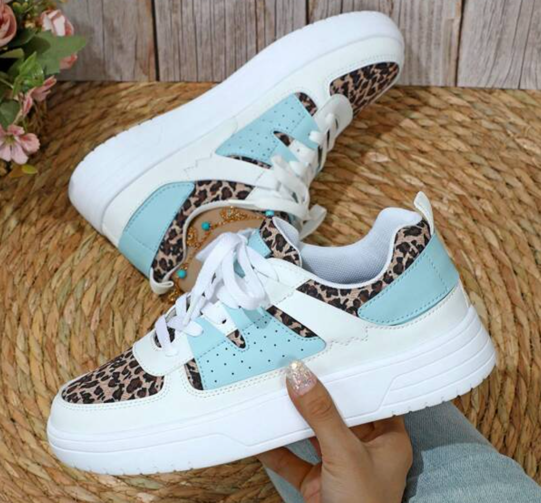 Dames sneakers met luipaardprint, in diverse kleuren, comfortabel en modieus, perfect voor elke outfit, een echte eyecatcher.