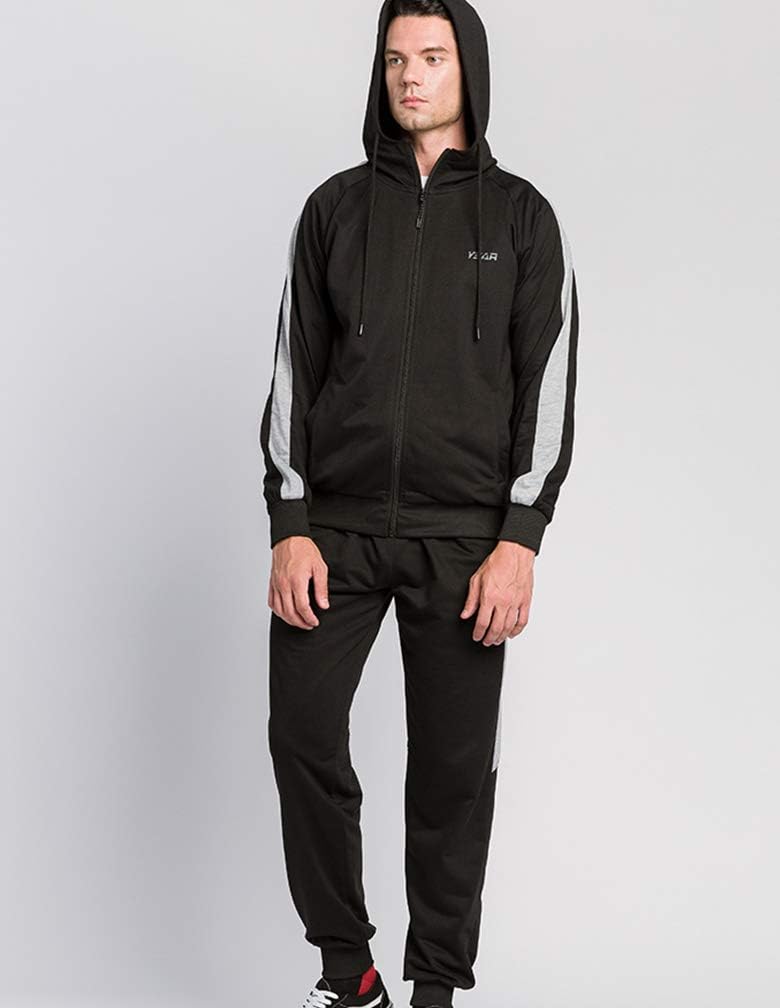 Sportief Noah heren trainingspak, comfortabel en duurzaam. Perfect voor dagelijks gebruik.