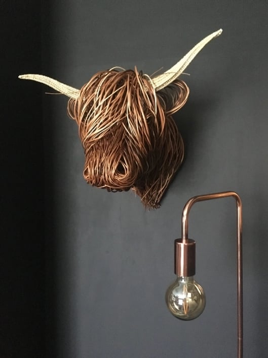 Opvallende Koe Wandsculptuur Bowie. Rustieke handgemaakte wanddecoratie, ideaal voor landelijk interieur.