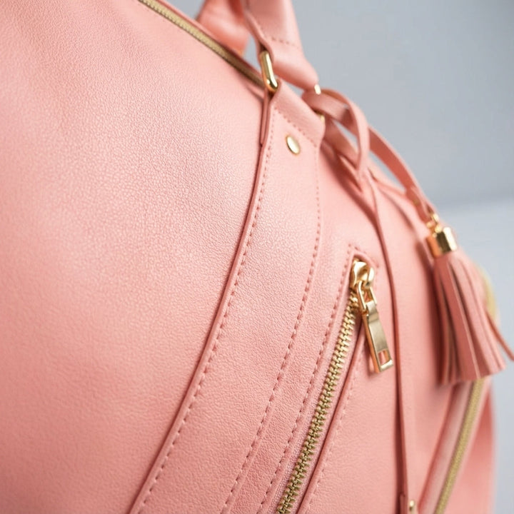 Duurzame reistas met soepele wielen, perfect als weekendtas of bagage.