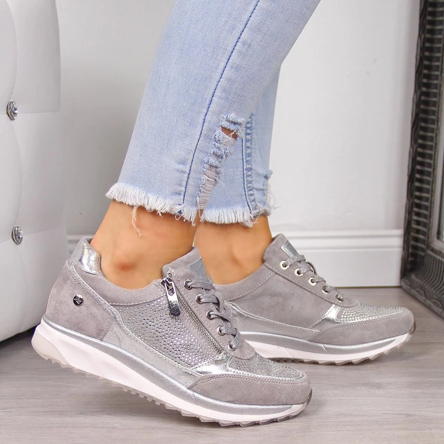 Orthopedische, ademende damesschoenen in beige en grijs met antislipzool, bieden comfort en houdingsondersteuning.