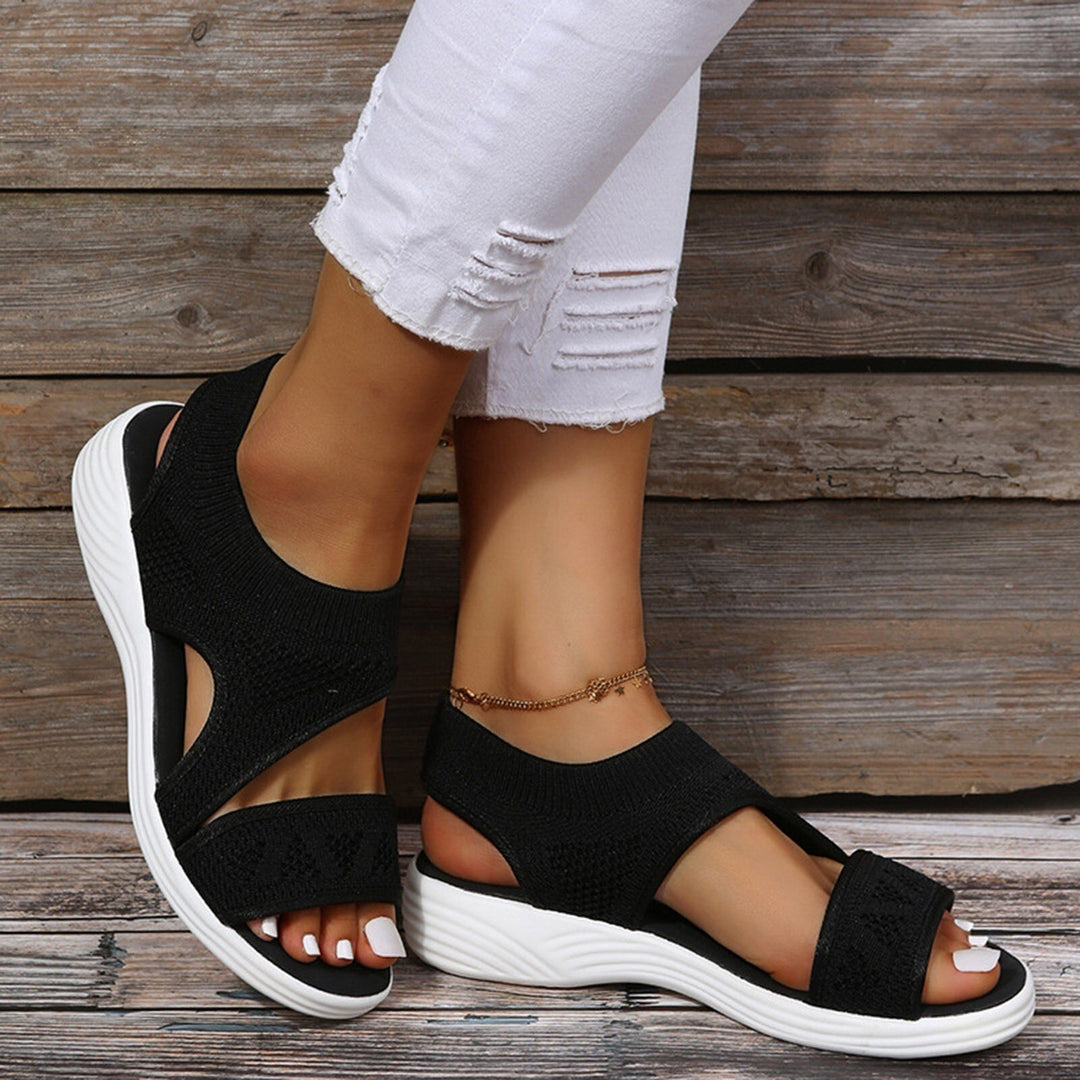 Orthopedische dames sandalen, bruin, met voetboogondersteuning, ademend, voor comfort en pijnvermindering in de zomer.