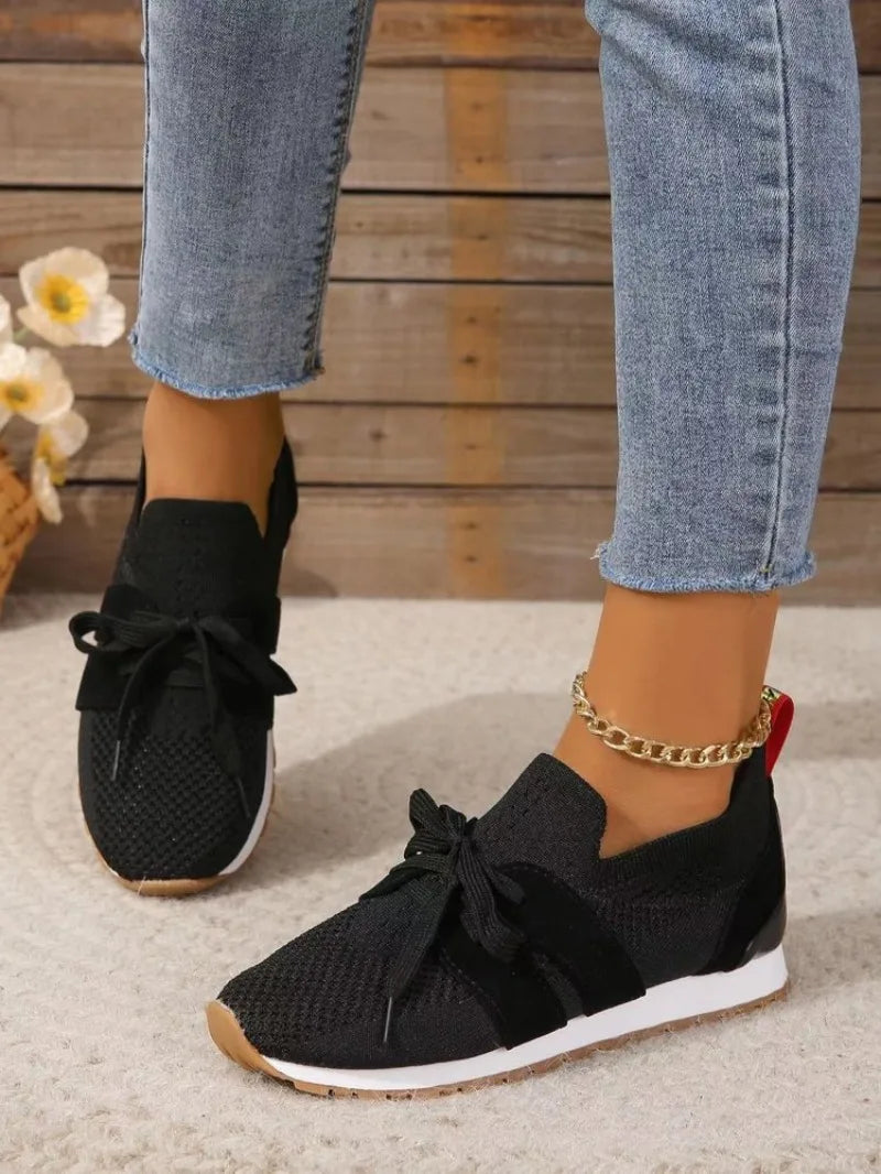 Orthopedische damesschoenen, elegant en comfortabel, in rood met antislipzool en ademend materiaal.