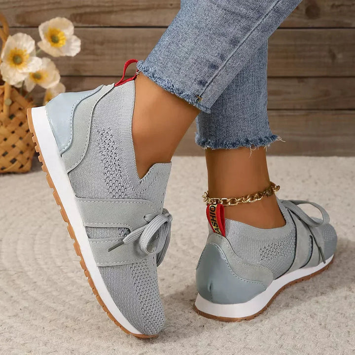 Orthopedische damesschoenen, elegant en comfortabel, in rood met antislipzool en ademend materiaal.