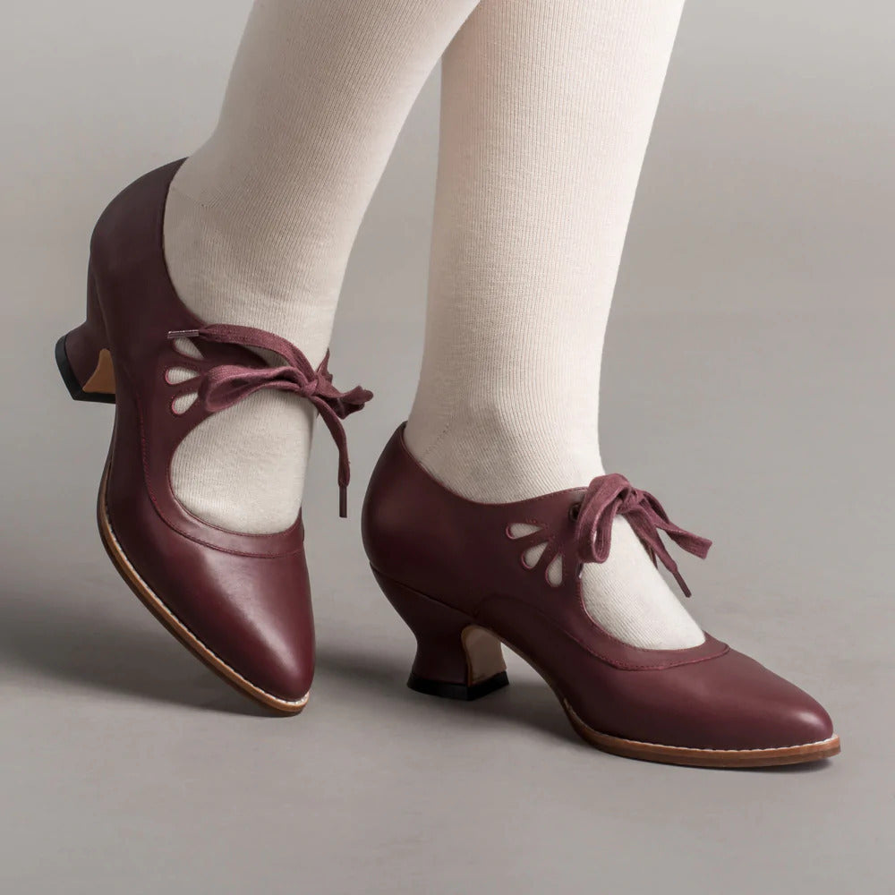 Orthopedische damesschoenen, elegant, hoge hak, modern design, zwart, met antislipzool voor comfort en stabiliteit.