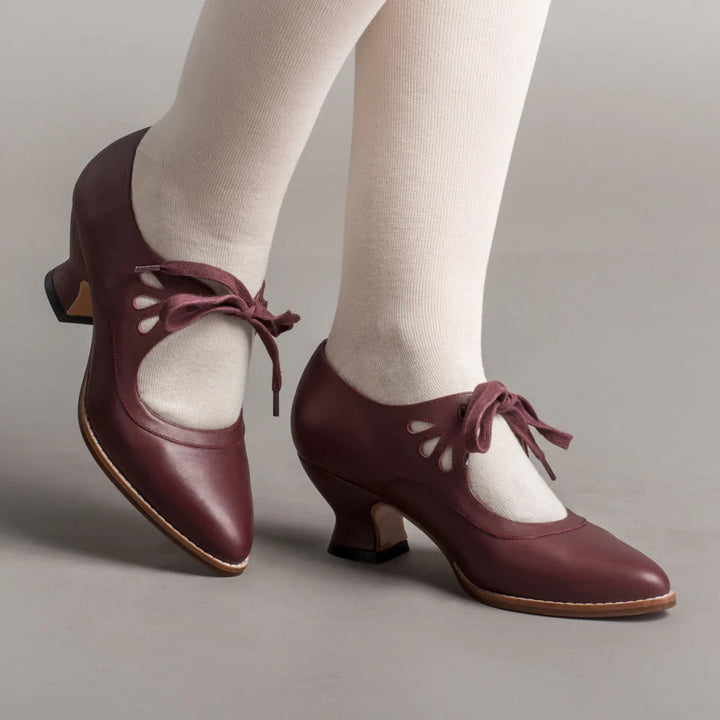 Orthopedische damesschoenen, elegant, hoge hak, modern design, zwart, met antislipzool voor comfort en stabiliteit.