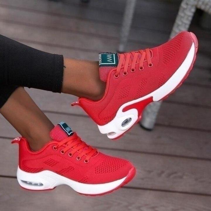 Orthopedische sneakers voor dames, lichtblauw-paars, ademend mesh, flexibele PVC-zool, modern, stijlvol en comfortabel.