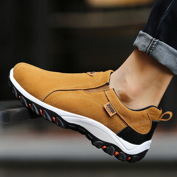 Zwarte Oscar Comfort heren wandelschoenen, robuust en comfortabel, geschikt voor elk avontuur en terrein.