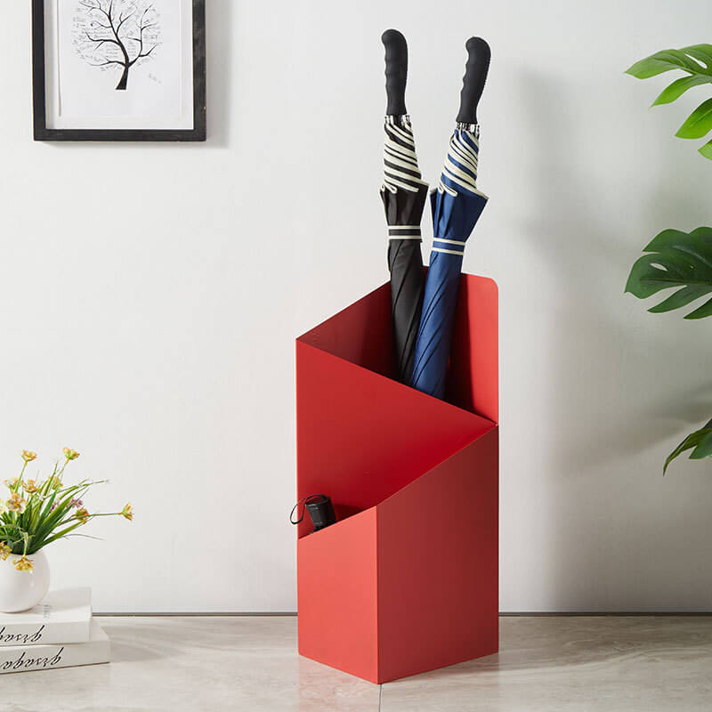 Compacte parapluhouder Strömma met geïntegreerde lekbak houdt uw hal droog en netjes.