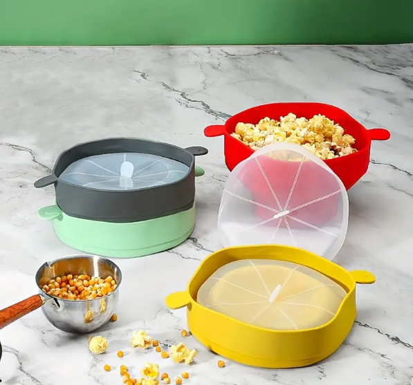 BPA-vrije PopDeluxe siliconen popcorn maker voor gezonde magnetron popcorn, een duurzame snack optie.