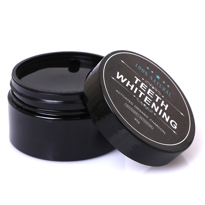 Stralende glimlach met PowerPowder™ natuurlijk tandenwitpoeder. Voor effectief tandenbleken en een fris gebit.