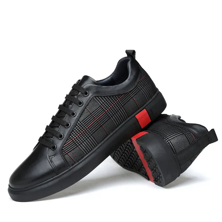 Zwarte leren herensneakers, ideaal voor een elegante en comfortabele look.