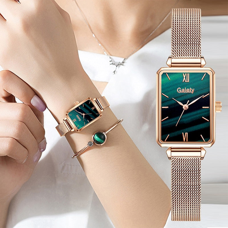 Rechthoekig gouden dameshorloge, trendy accessoire. Ideaal voor vrouwen.