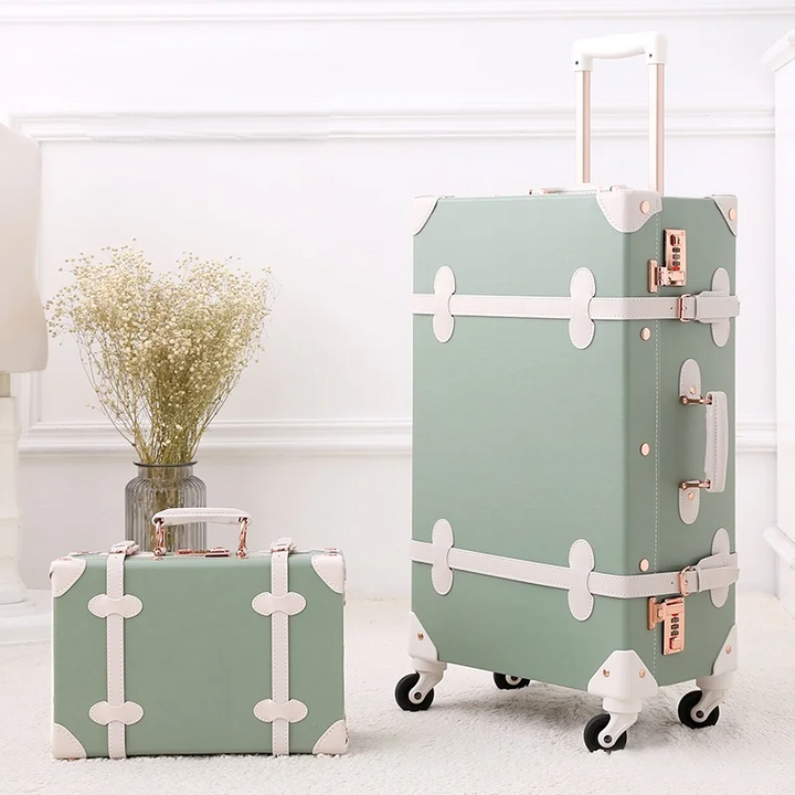 Retro hardcase kofferset, combineert functionaliteit met vintage charme voor al je reisbehoeften.