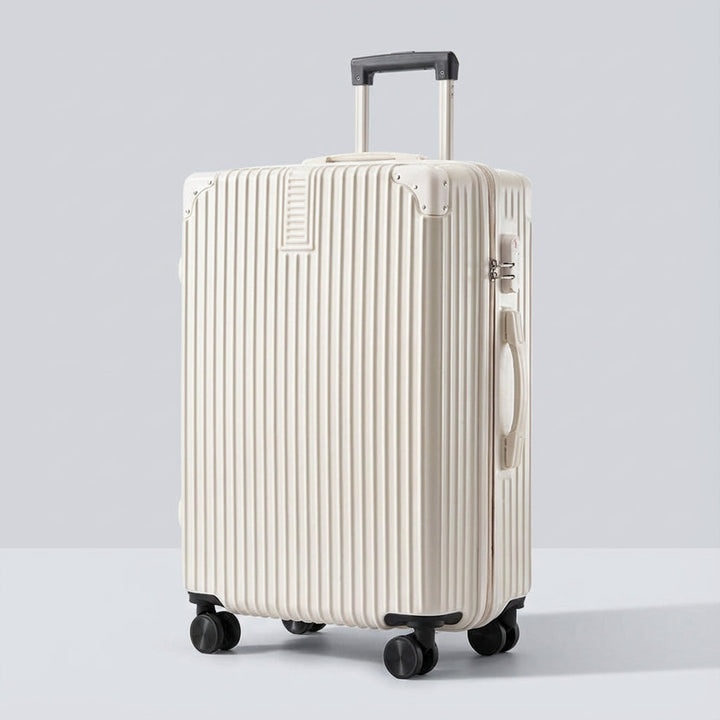 Veilige retro reiskoffer met geïntegreerd combinatieslot en hoekbescherming.