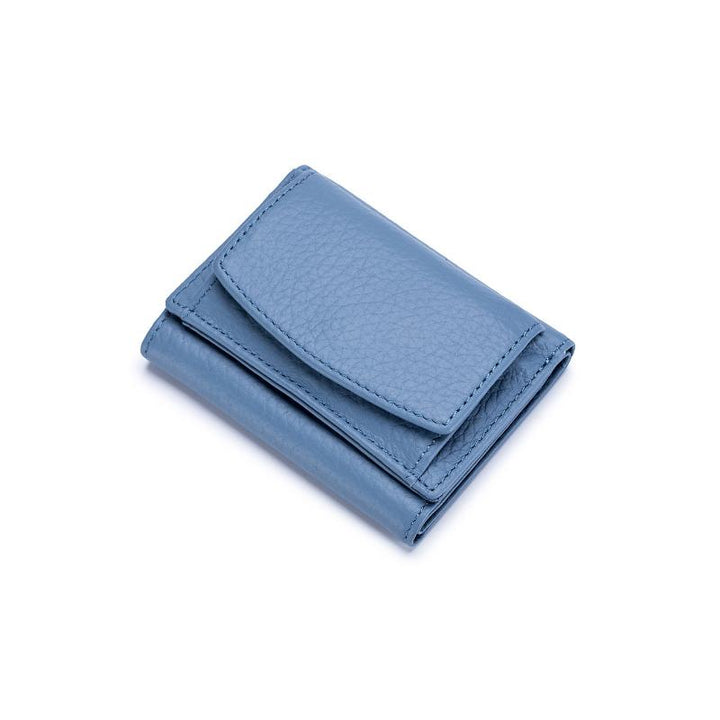 "RFID-Geldbörse aus weichem Leder, kompakt und handgefertigt, passt in jede Tasche, schützt Karten vor unbefugtem Scannen."