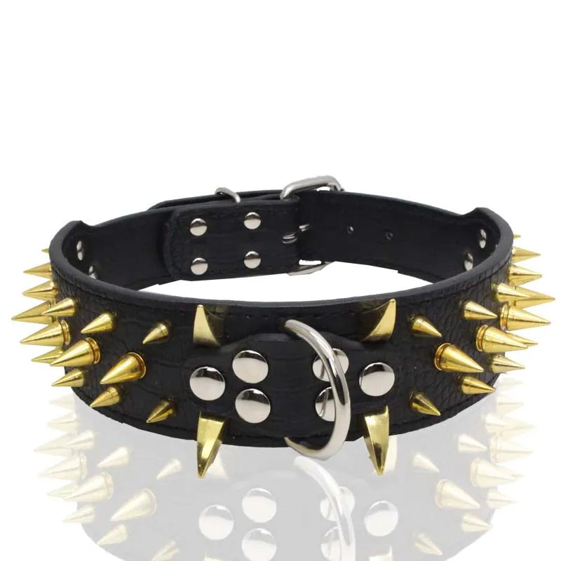 Stevige verstelbare honden halsband met gouden nieten, gemaakt van kunstleer voor grote honden, elegant ontwerp, bescherming en stijl.