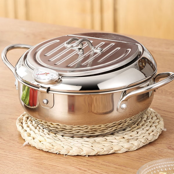 Detail van het bedieningspaneel van de roestvrijstalen friteuse met duidelijke temperatuurinstellingen.