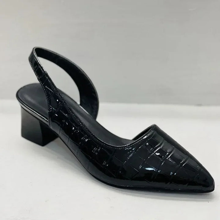 Rode spitse slingback pumps met middelhoge blokhak, antislip. Elegante damesschoenen perfect voor werk en vrije tijd.