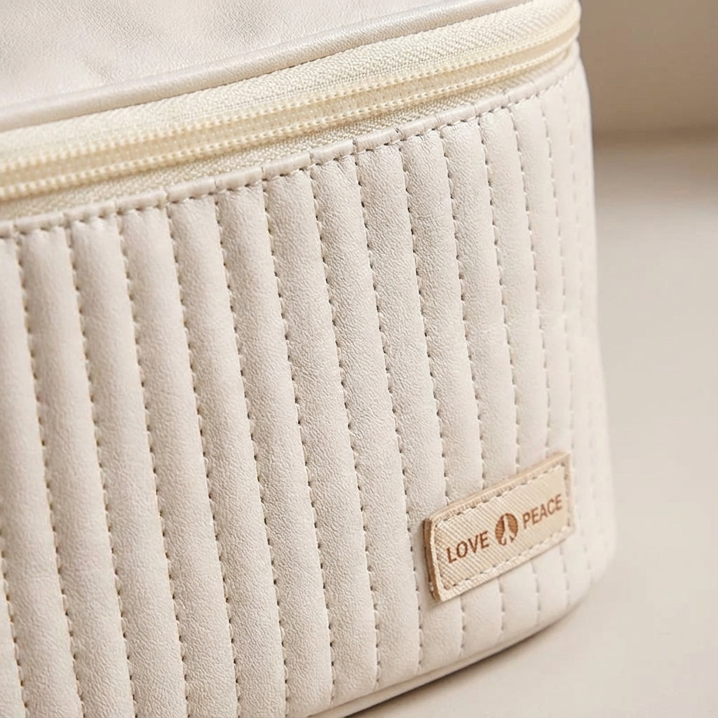 Luxe stijlvolle toilettas NeatCase, een elegante opbergtas voor cosmetica en beauty essentials.