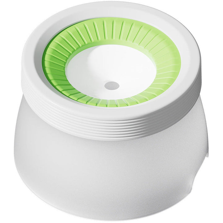 Schone, lekvrije kunststof honden drinkbak in groen. Robuust ontwerp voor stressvrij drinken thuis en onderweg.