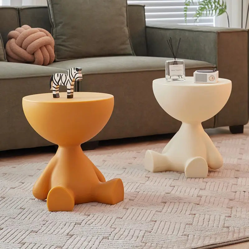 ScandiNest compact decoratief nachtkastje wit kunststof, modern Scandinavisch design voor slaapkamer of woonkamer.
