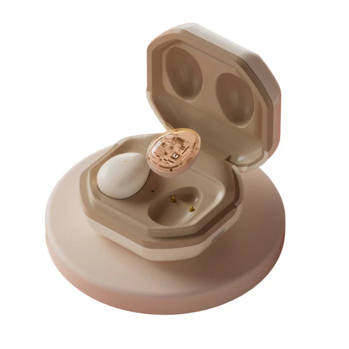 Geluidsisolerende slaap oordopjes in oplaadbox, ergonomisch, beige, voor comfortabele, ongestoorde slaap.