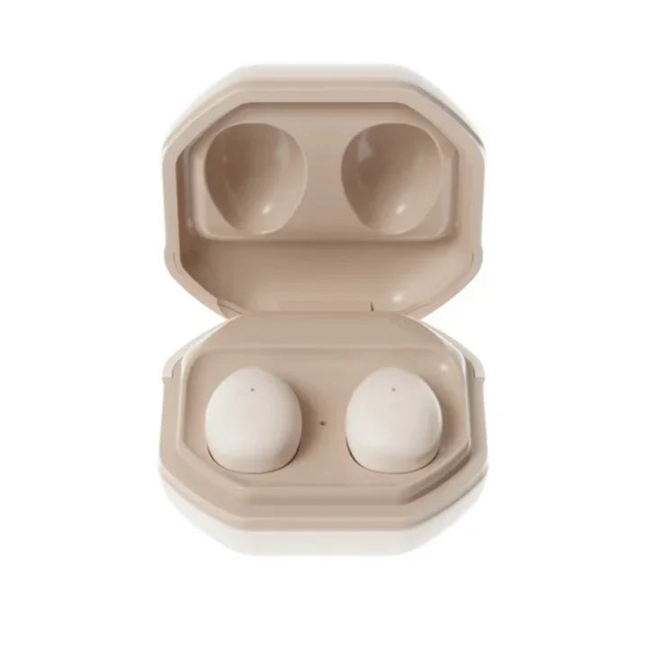 Geluidsisolerende slaap oordopjes in oplaadbox, ergonomisch, beige, voor comfortabele, ongestoorde slaap.