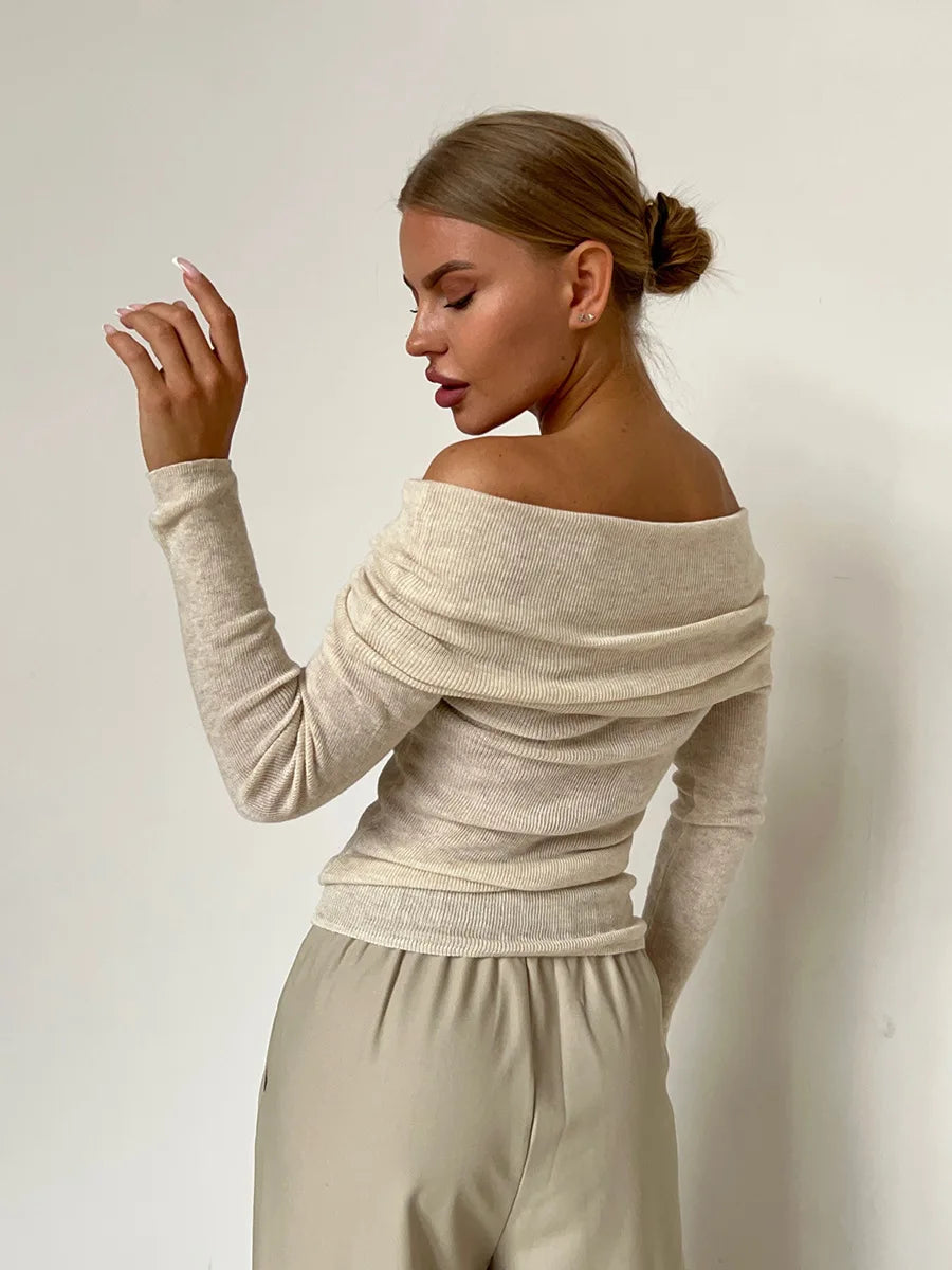 Dames off-shoulder trui, elegant ontwerp, zacht materiaal, aangesloten pasvorm, veelzijdig.
