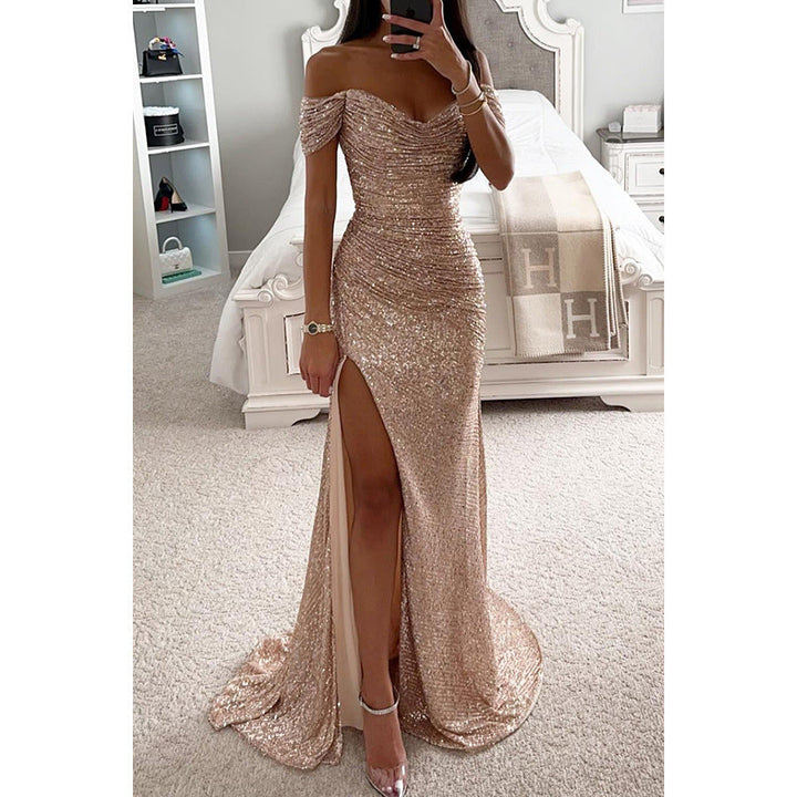 Schitterende off-shoulder avondjurk in champagnekleur voor dames, met een elegant silhouet en hoge split.