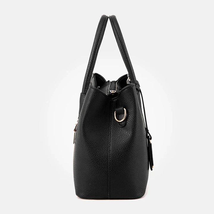 Zwarte dames crossbody tas van kunstleer, elegant en ruim, voor stijlvolle vrouwen in het dagelijks leven en bij gelegenheden.
