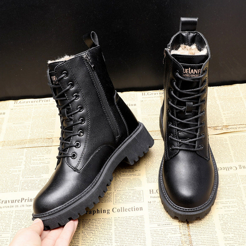 Zwarte damesleren laarzen met elegant design en antislipzool, bieden stijlvol comfort voor de winter.