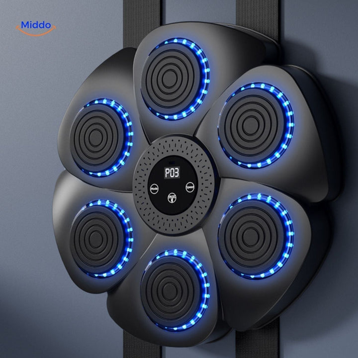 Zwarte Smart Boksmachine met rode handschoenen en sensoren, ideaal voor interactieve bokstraining thuis.