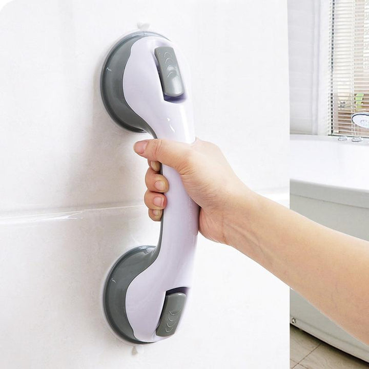 SecureGrip handgreep in de douche gemonteerd, robuuste handgreep met sterke zuignappen op gladde tegels voor stabiele grip.