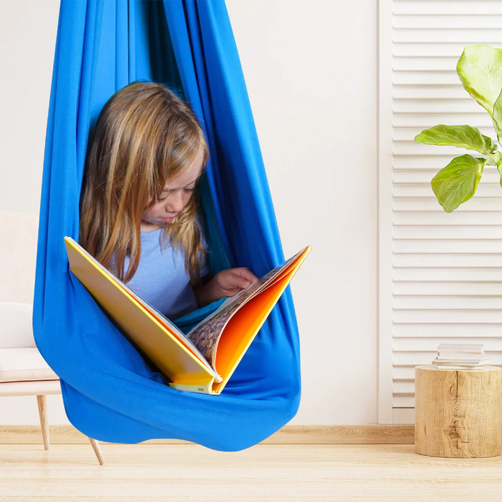 Kalmerend speelgoed: een therapie schommel die stress en gevoeligheid vermindert bij kinderen.