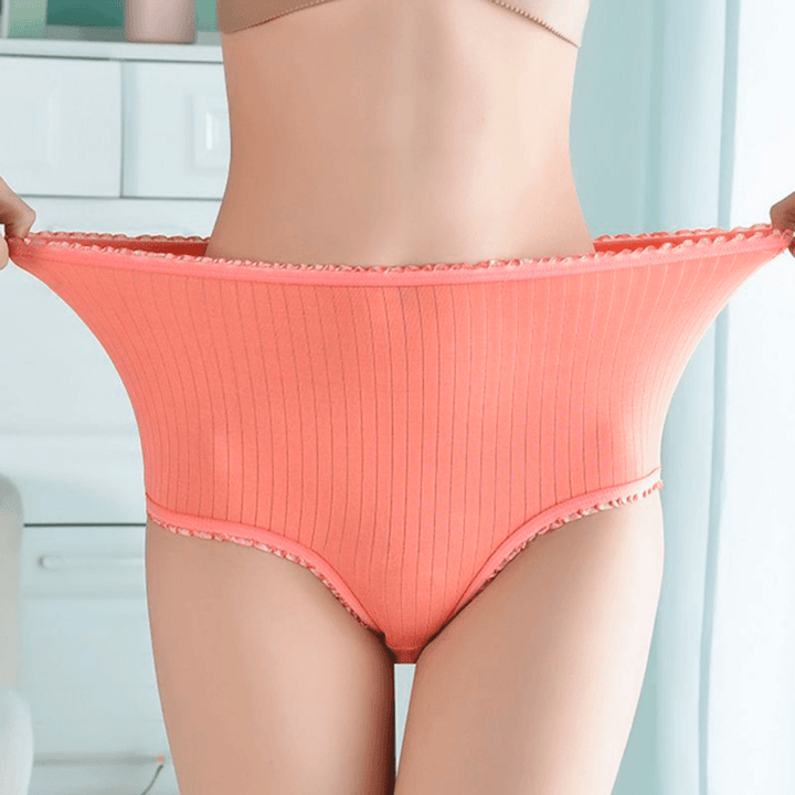 Close-up van het lekvrije ondergoed voor dames, met focus op de beschermende lagen voor zekerheid en comfort.