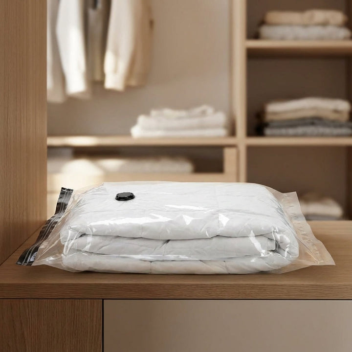 Set van herbruikbare vacuüm opbergzakken voor kleding en beddengoed; maximaliseer kastruimte.