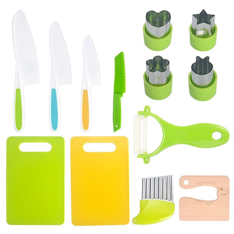 Afbeelding van een veilige kinderkookset: ergonomisch gekleurd keukengereedschap voor kinderen, ideaal voor speels en veilig koken.
