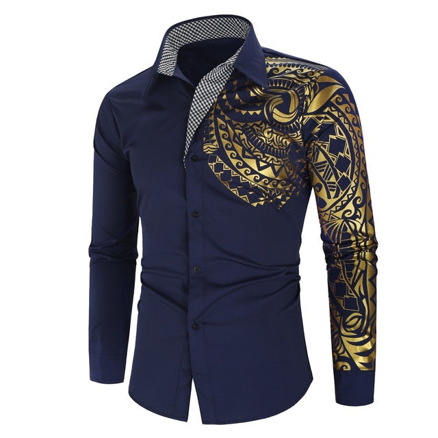 Luxe heren feestkleding: slim fit overhemd met glanzende gouden accenten, lange mouw en modern design.