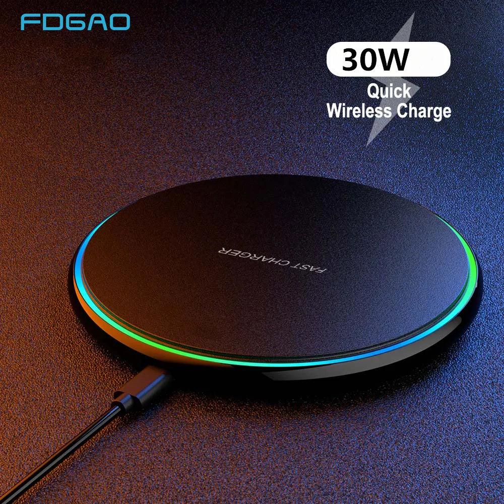 Krachtige 30W USB-C draadloze oplaadpad voor snel opladen van je smartphone.