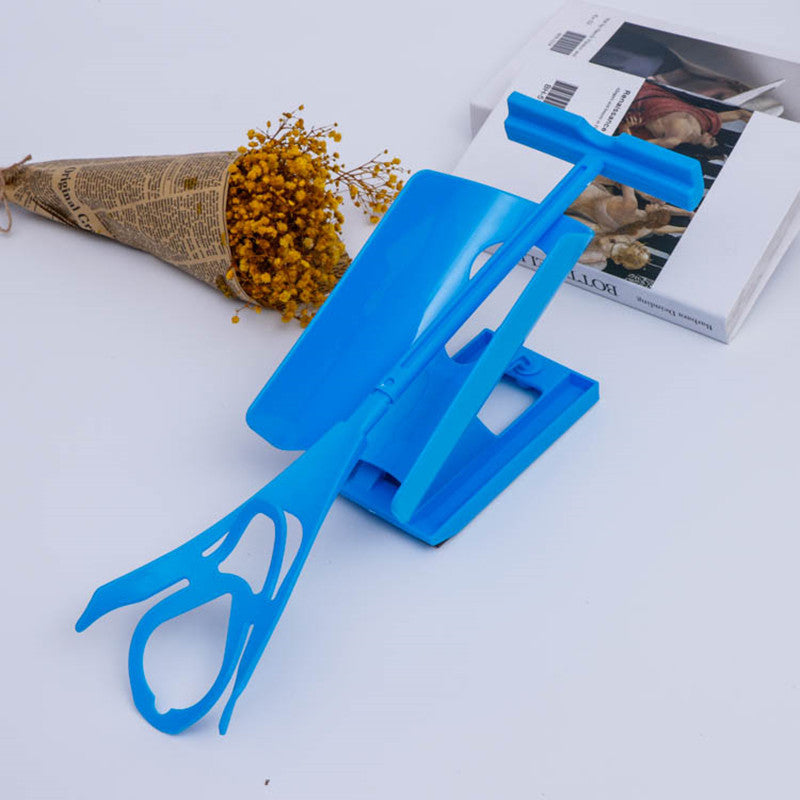 Sokken aantrekhulp voor senioren in ergonomisch design, perfect voor moeiteloos aantrekken zonder te bukken.