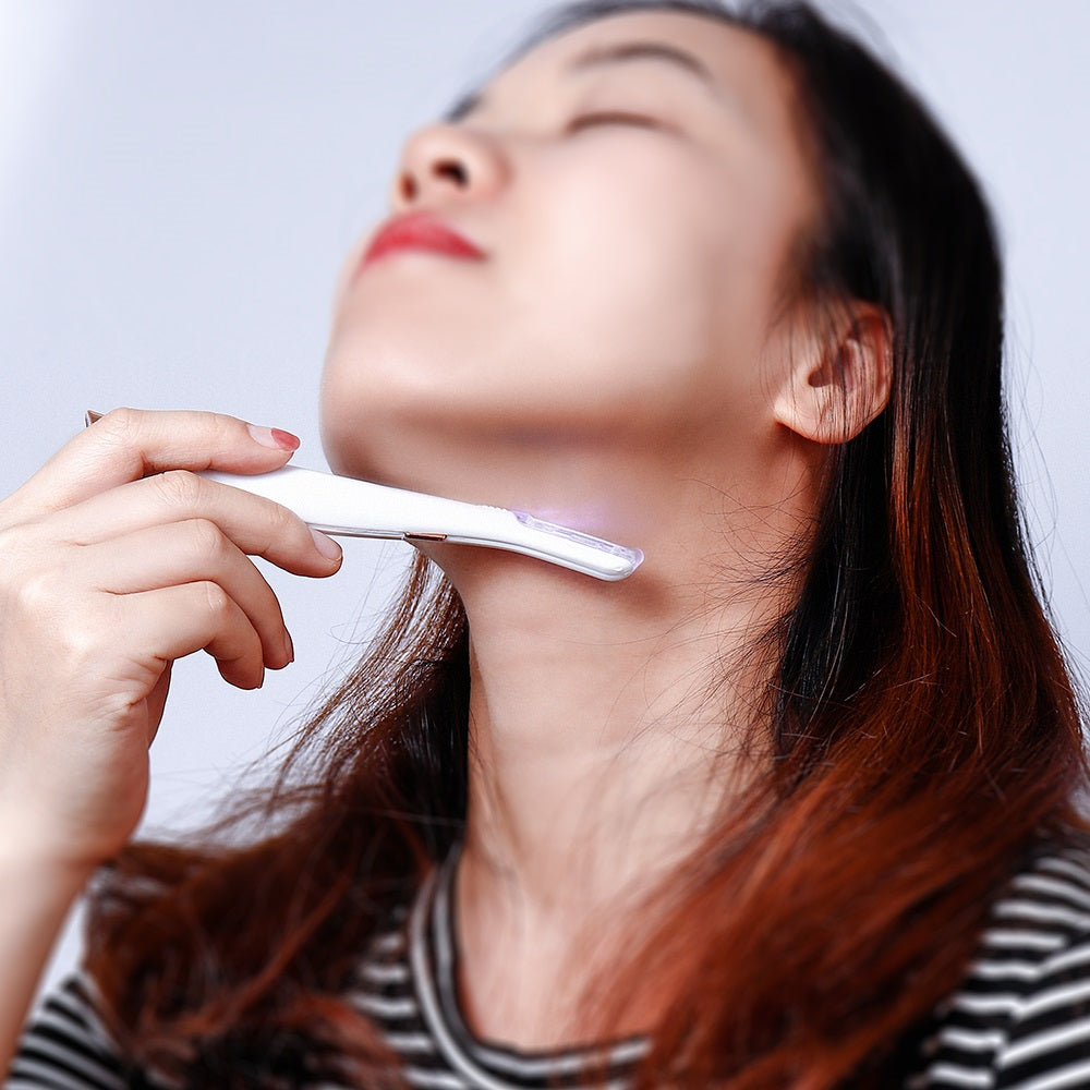 SoftSkin™ pijnloze gezichtshaar verwijderaar, een moderne beautytool voor effectief ontharen en een stralende dameshuid.