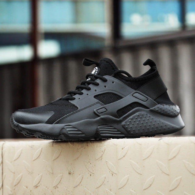 Zomersneaker in Huarache-stijl, ademend, comfortabel, in Roze, Groen, Zwart, Wit voor een modieuze zomerlook.