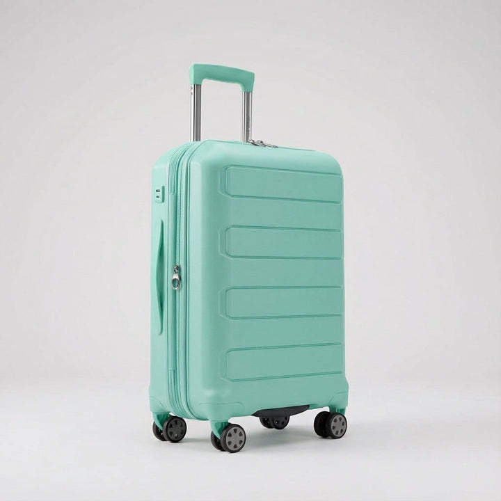 SpinCore hardshell spinner koffer op de luchthaven. Klaar voor zorgeloos reizen met duurzame bagage.