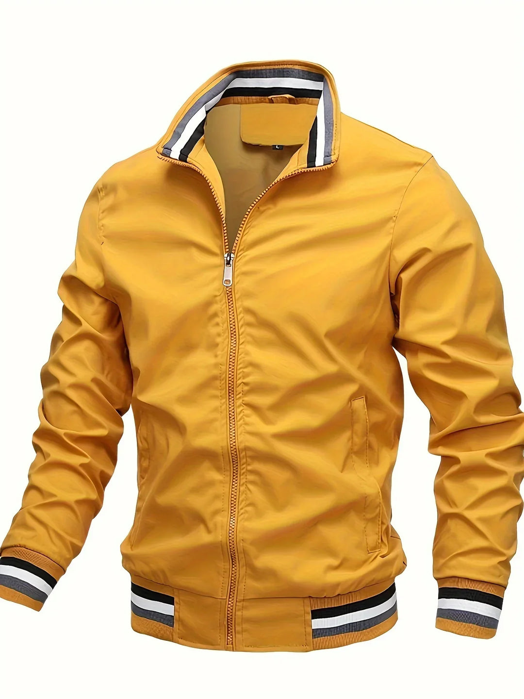 Heren overgangsjas gecombineerd met een pantalon, voor een nette look