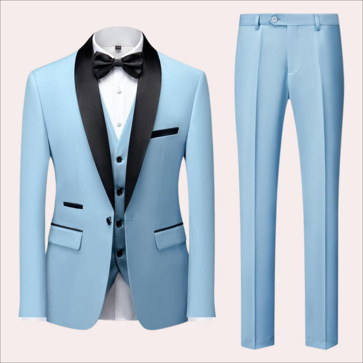Formeel driedelig trouwpak voor heren, straalt elegantie en klasse uit. Geschikt voor bruiloften en feestelijke events.