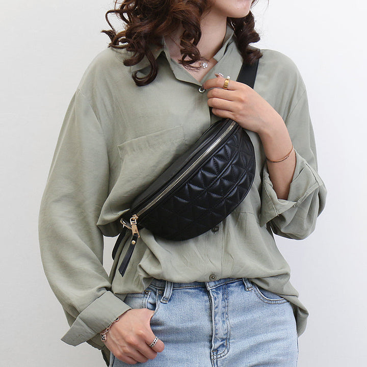 Stijlvol Hazel dames heuptasje met ruitjesprint, ook als schoudertas of crossbody te dragen. Praktisch PU leer accessoire.