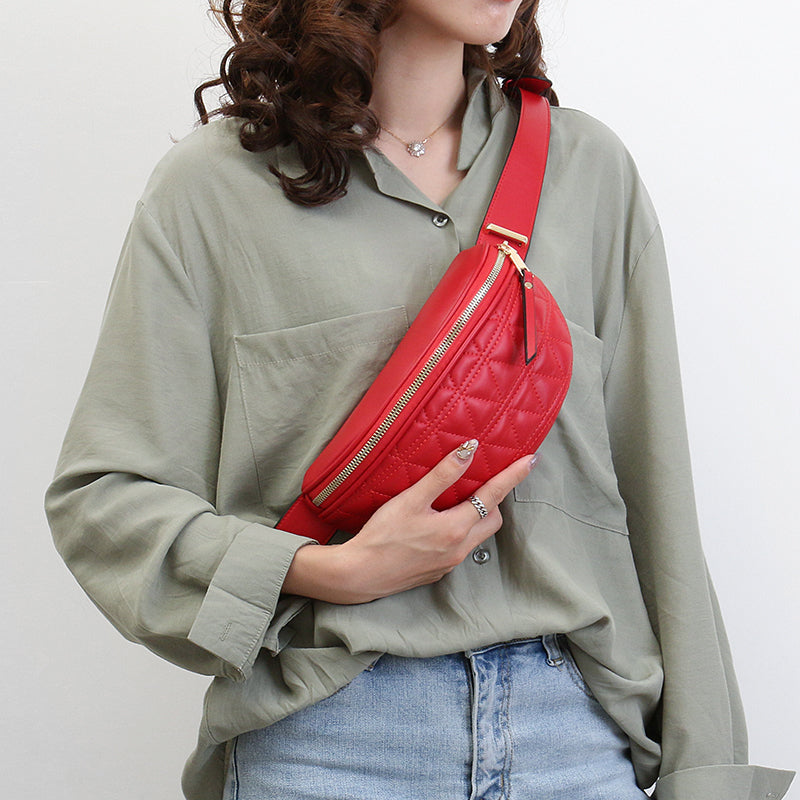 Veelzijdig Hazel heuptasje met ruitjesprint voor dames. Draag het als schoudertas of crossbody. Stijlvol en praktisch.
